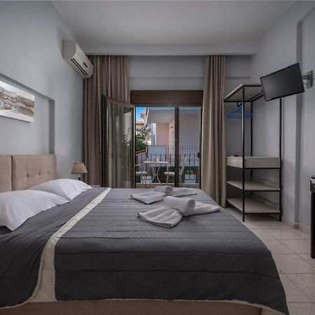 Adonis Hotel Pefkochori Exterior photo