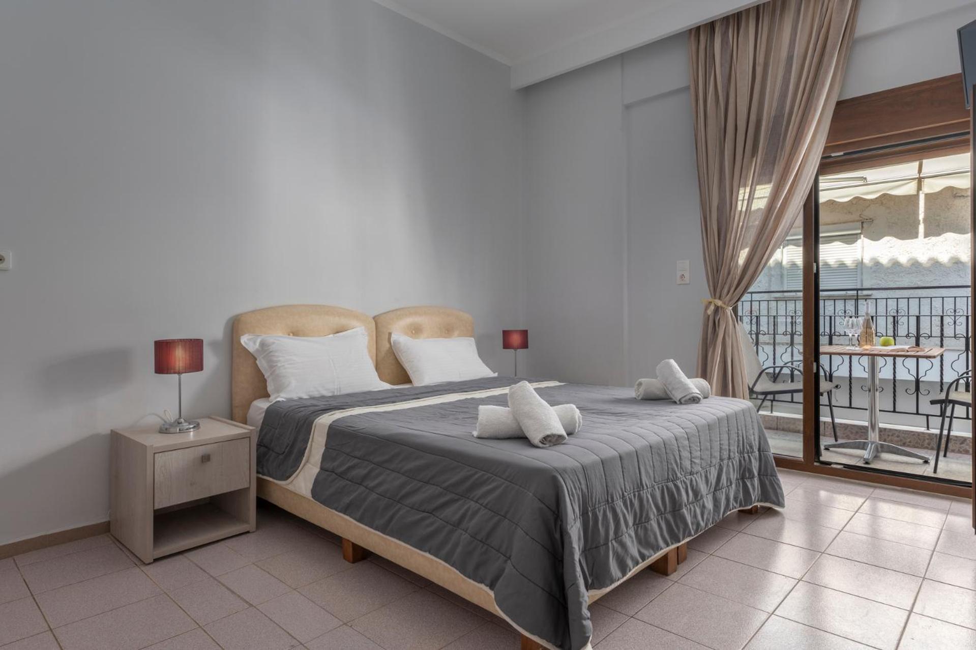 Adonis Hotel Pefkochori Room photo
