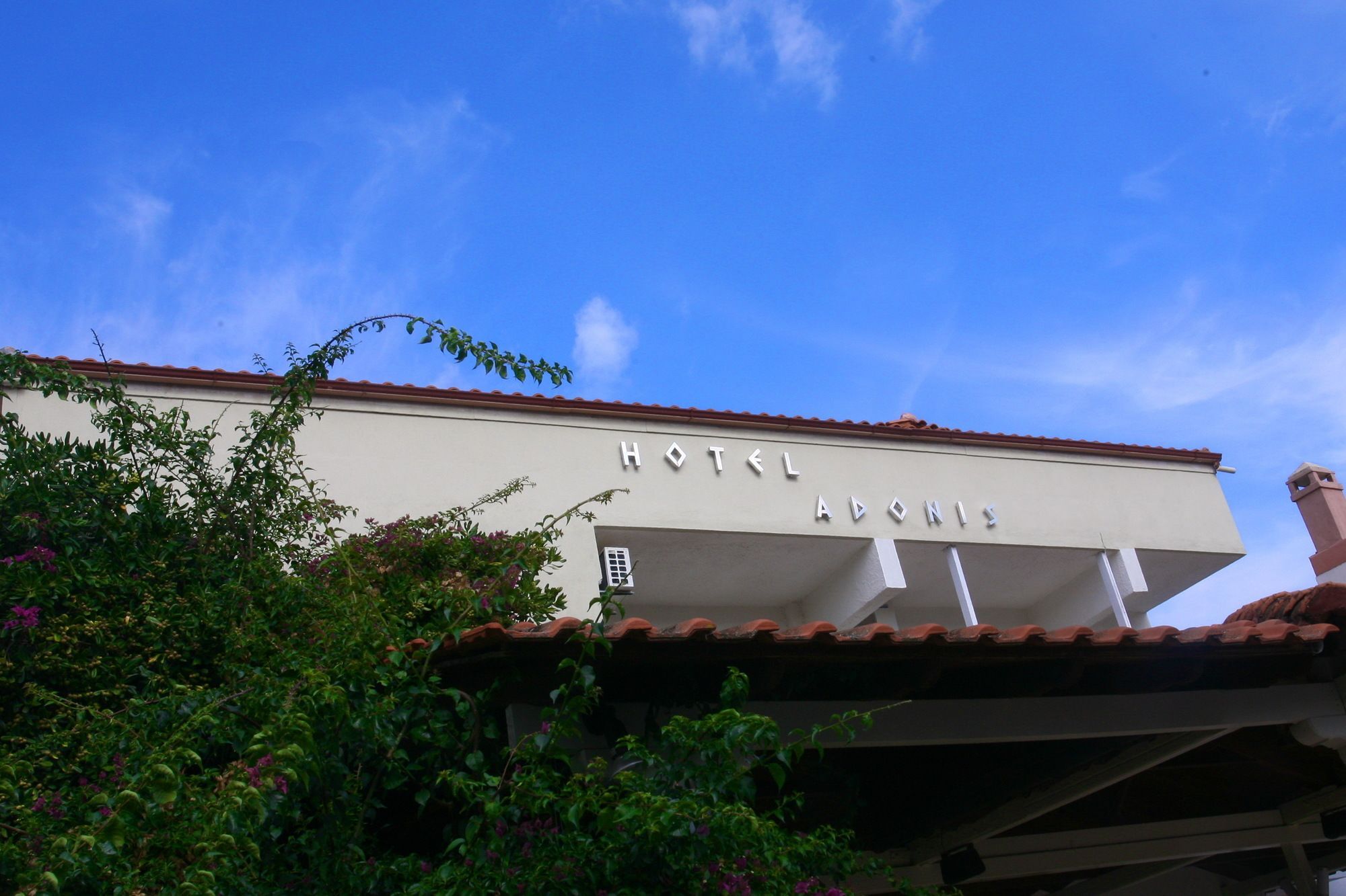 Adonis Hotel Pefkochori Exterior photo